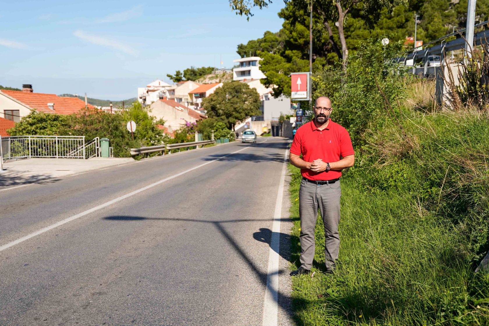 Traži se izvođač radova za izgradnju nogostupa duž Ulice Bribirskih knezova u Crnici  